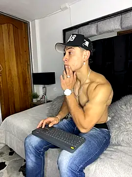 Snapshot of MR_MUSCLE chatting on September 30, 11:38 am MR MUSCLE online show from September 30, 11:38 am