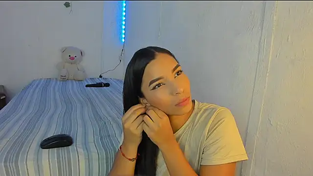 Snapshot of PureFire20 chatting on November 20, 3:23 pm PureFire20 online show from November 20, 3:23 pm