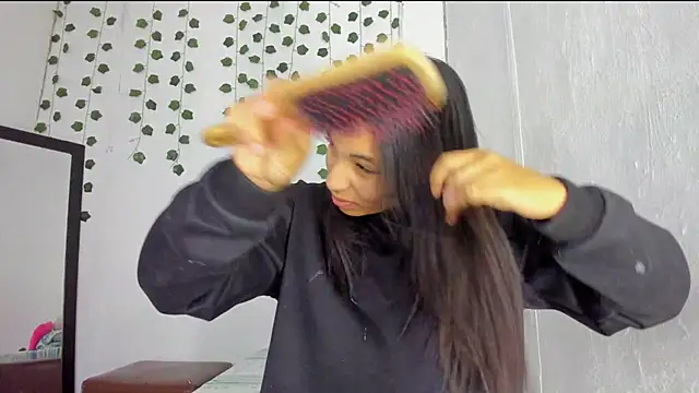 Snapshot of PureFire20 chatting on October 24, 10:25 am PureFire20 online show from October 24, 10:25 am