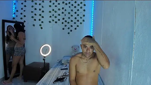 Snapshot of PureFire20 chatting on November 12, 10:52 am PureFire20 online show from November 12, 10:52 am