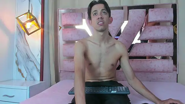 Snapshot of kameron_and_Nick chatting on December 2, 8:21 pm kameron and Nick online show from December 2, 8:21 pm