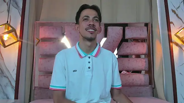 Snapshot of kameron_and_Nick chatting on November 25, 8:20 pm kameron and Nick online show from November 25, 8:20 pm