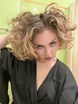 Snapshot of KellyKeler chatting on January 18, 10:51 am KellyKeler online show from January 18, 10:51 am