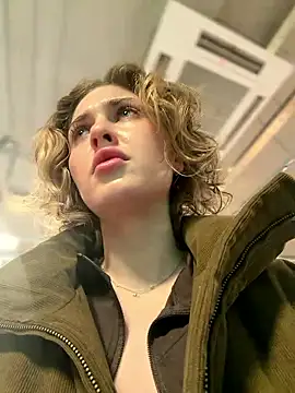 Snapshot of KellyKeler chatting on January 9, 10:11 am KellyKeler online show from January 9, 10:11 am