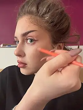 Snapshot of KellyKeler chatting on February 25, 11:21 am KellyKeler online show from February 25, 11:21 am