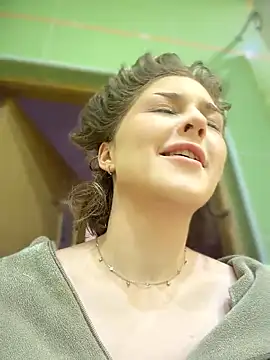 KellyKeler online show from March 20, 10:05 am