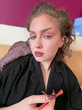 Snapshot of KellyKeler chatting on February 7, 10:34 am KellyKeler online show from February 7, 10:34 am