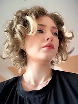 KellyKeler online show from March 27, 10:05 am