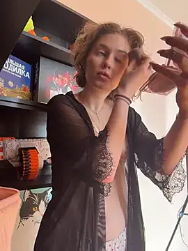 Snapshot of KellyKeler chatting on February 20, 10:39 am KellyKeler online show from February 20, 10:39 am