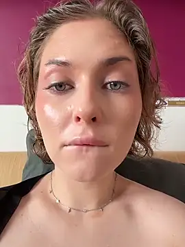 Snapshot of KellyKeler chatting on February 14, 10:26 am KellyKeler online show from February 14, 10:26 am