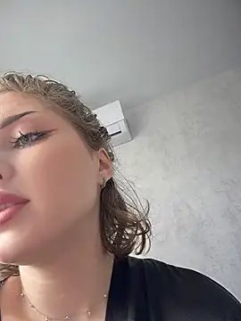 KellyKeler online show from May 29, 11:49 am