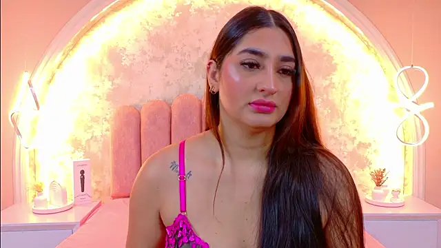 JasmineRhodes online show from February 7, 1:08 pm