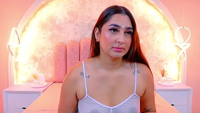 JasmineRhodes online show from October 30, 1:09 pm