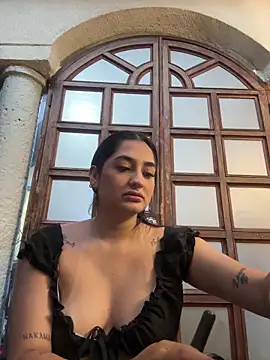 JasmineRhodes online show from March 13, 12:10 pm