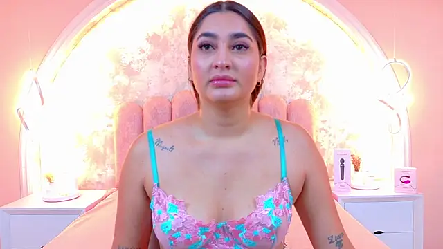 JasmineRhodes online show from November 13, 12:31 pm