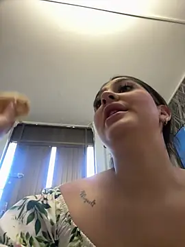 JasmineRhodes online show from January 17, 12:53 pm