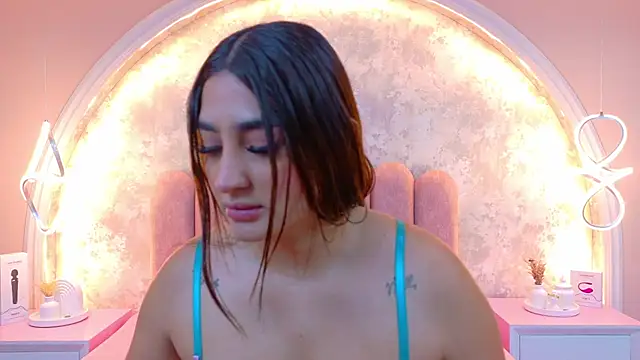 JasmineRhodes online show from January 15, 12:52 pm