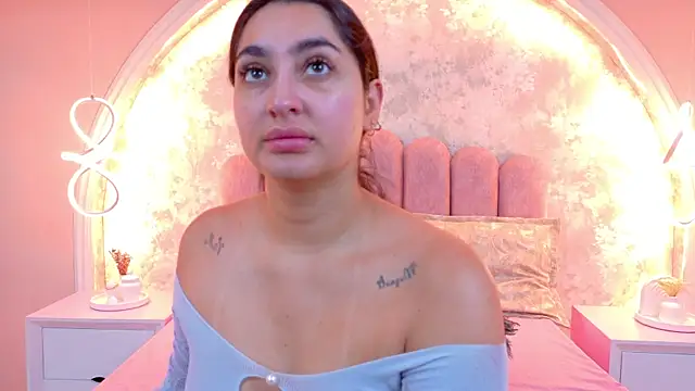 JasmineRhodes online show from April 10, 12:23 pm