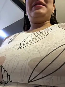 JasmineRhodes online show from May 30, 1:17 pm