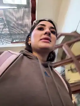 JasmineRhodes online show from April 16, 1:01 pm