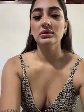 JasmineRhodes online show from April 15, 1:04 pm