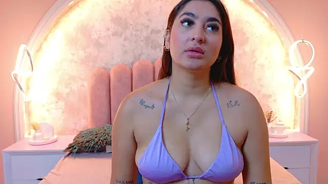 JasmineRhodes online show from October 23, 1:10 pm