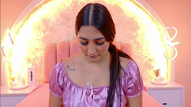 JasmineRhodes online show from February 10, 1:10 pm