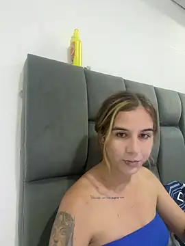 AllieYourGirl online show from April 14, 11:21 pm