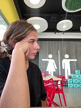 AllieYourGirl online show from April 10, 8:49 pm