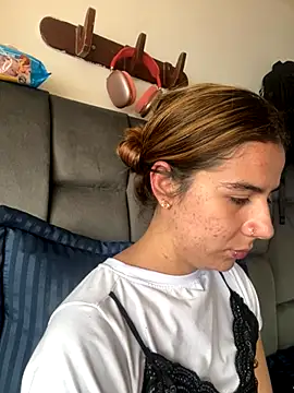 AllieYourGirl online show from November 14, 7:28 pm