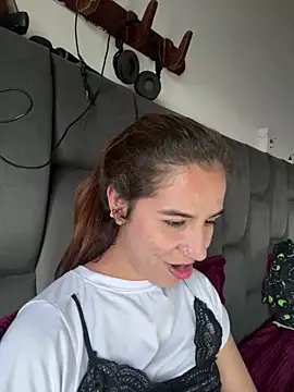 AllieYourGirl online show from December 14, 10:37 pm