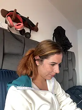 AllieYourGirl online show from December 5, 6:50 pm