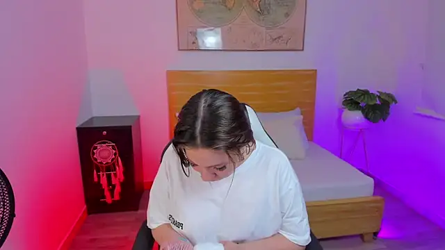 kitty sweeety  online show from December 20, 12:30 pm