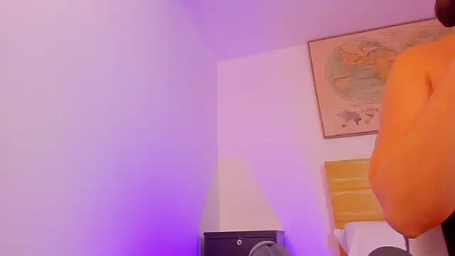 Snapshot of kitty_sweeety_ chatting on October 25, 12:39 pm kitty sweeety online show from October 25, 12:39 pm