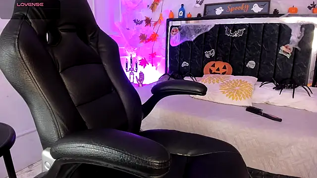 SwettRenata  online show from October 27, 12:28 pm