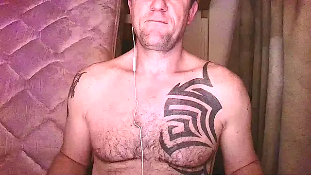 Snapshot of Yournaughty chatting on December 4, 5:39 am Yournaughty online show from December 4, 5:39 am