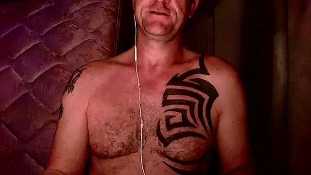 Snapshot of Yournaughty chatting on October 5, 5:20 am Yournaughty online show from October 5, 5:20 am