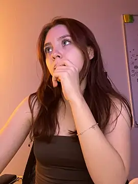 Nora  Ray online show from October 1, 7:40 pm