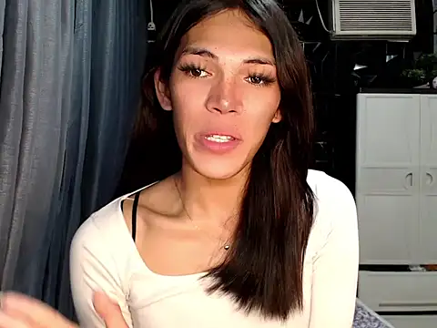 ladyhotcuming online show from June 1, 6:40 pm