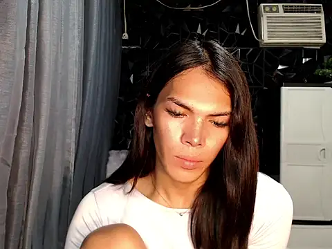 Snapshot of ladyhotcuming chatting on June 4, 7:18 pm ladyhotcuming online show from June 4, 7:18 pm