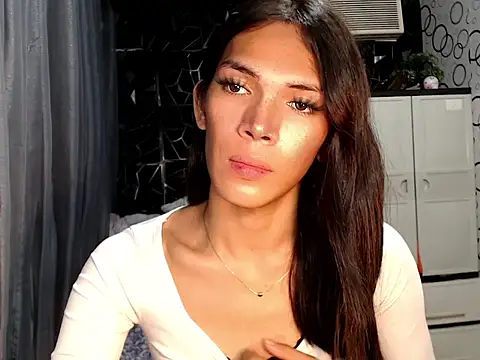 ladyhotcuming online show from May 31, 6:09 pm