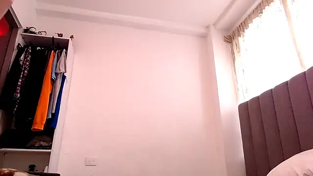 Snapshot of saara_johnson496 chatting on June 30, 11:54 am saara johnson496 online show from June 30, 11:54 am