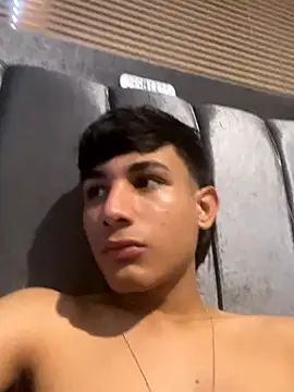 Snapshot of cody_fox10 chatting on September 15, 7:58 pm cody fox10 online show from September 15, 7:58 pm