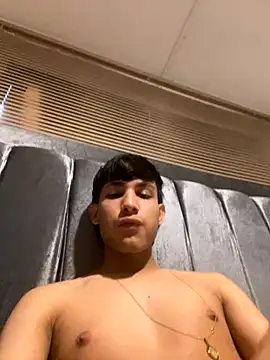 Snapshot of cody_fox10 chatting on September 19, 8:02 pm cody fox10 online show from September 19, 8:02 pm