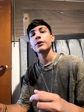 Snapshot of cody_fox10 chatting on October 7, 7:15 pm cody fox10 online show from October 7, 7:15 pm