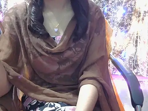 Snapshot of lovely_soniya chatting on November 30, 6:03 am lovely soniya online show from November 30, 6:03 am