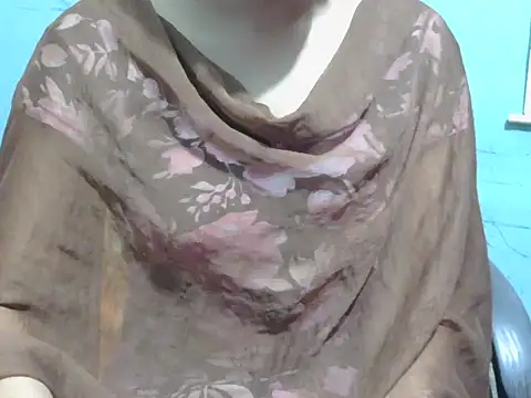 Snapshot of lovely_soniya chatting on October 11, 5:08 am lovely soniya online show from October 11, 5:08 am