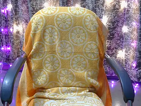 Snapshot of lovely_soniya chatting on December 2, 5:53 am lovely soniya online show from December 2, 5:53 am