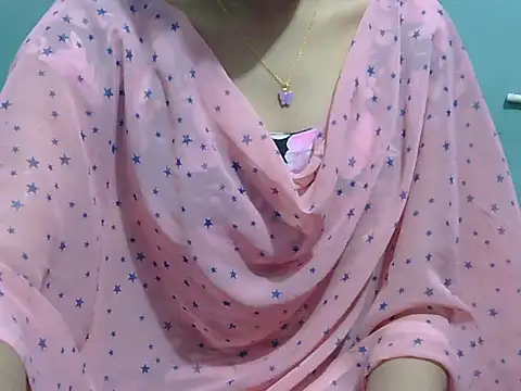 Snapshot of lovely_soniya chatting on November 22, 6:12 am lovely soniya online show from November 22, 6:12 am