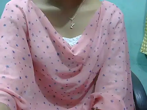 Snapshot of lovely_soniya chatting on October 6, 5:30 am lovely soniya online show from October 6, 5:30 am